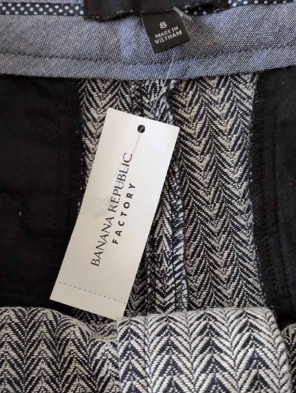 Banana Republic Black and White Chevron Shorts - Picture 4 of 11